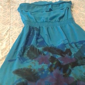 Women’s strapless dress